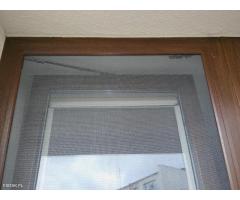 Moskitiery okienne i drzwiowe